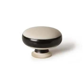 

Box with 10 knobs ethnic style, made of resin and 38 mm in diameter.