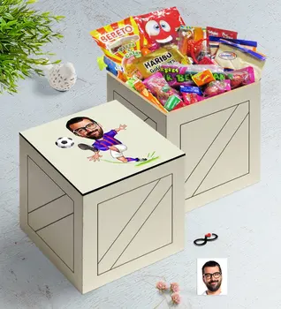 

Personalized Football Player Caricature Of In Wooden Box Nostalgic Lezzetler Gift Seti-1