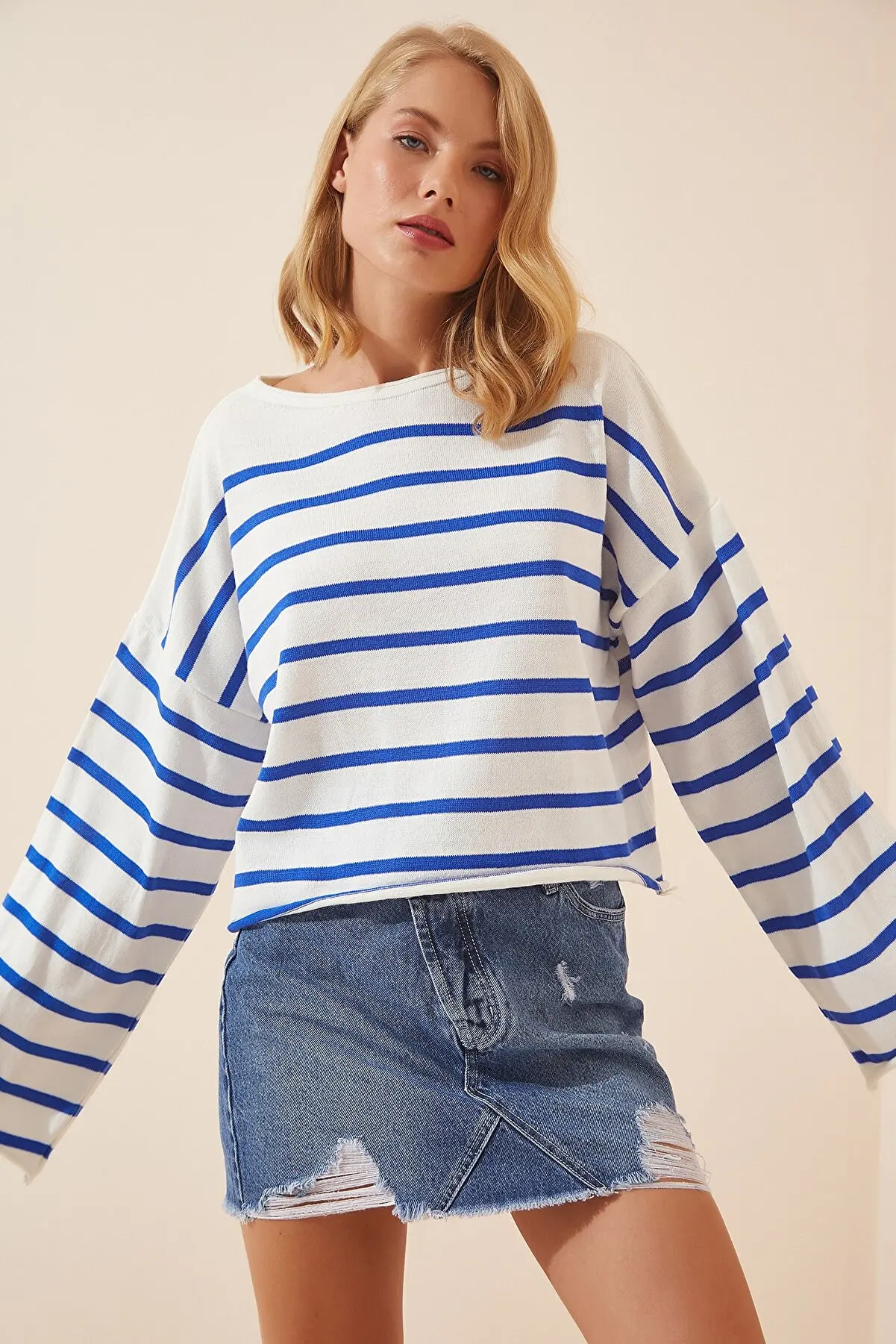 Women's Black and White Striped Oversize Crop Knitwear Sweater brown cardigan