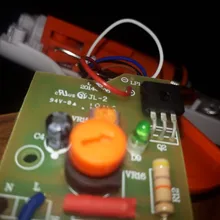 Pistola de pegamento de fusión en caliente, Pistola de Pegamento Caliente de temperatura constante ajustable, barras de pegamento de 11mm de diámetro, herramientas de reparación de manualidad casera de 110W