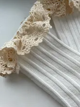 Envío gratis niños hasta la rodilla calcetines de encaje con material barato calcetines chico princesa niñas calentadores de la pierna del bebé de algodón