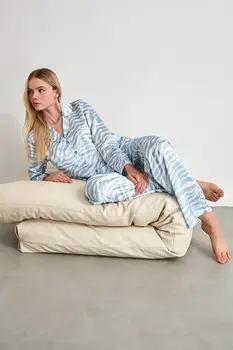 

Trendyol Satin Pajamas set THMAW21PT0107