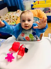 Bebé Baberos para niño impermeable manga larga Mickey Minnie Baberos de niña niños eructo tela de alimentación Babero con bolsillo niño delantal