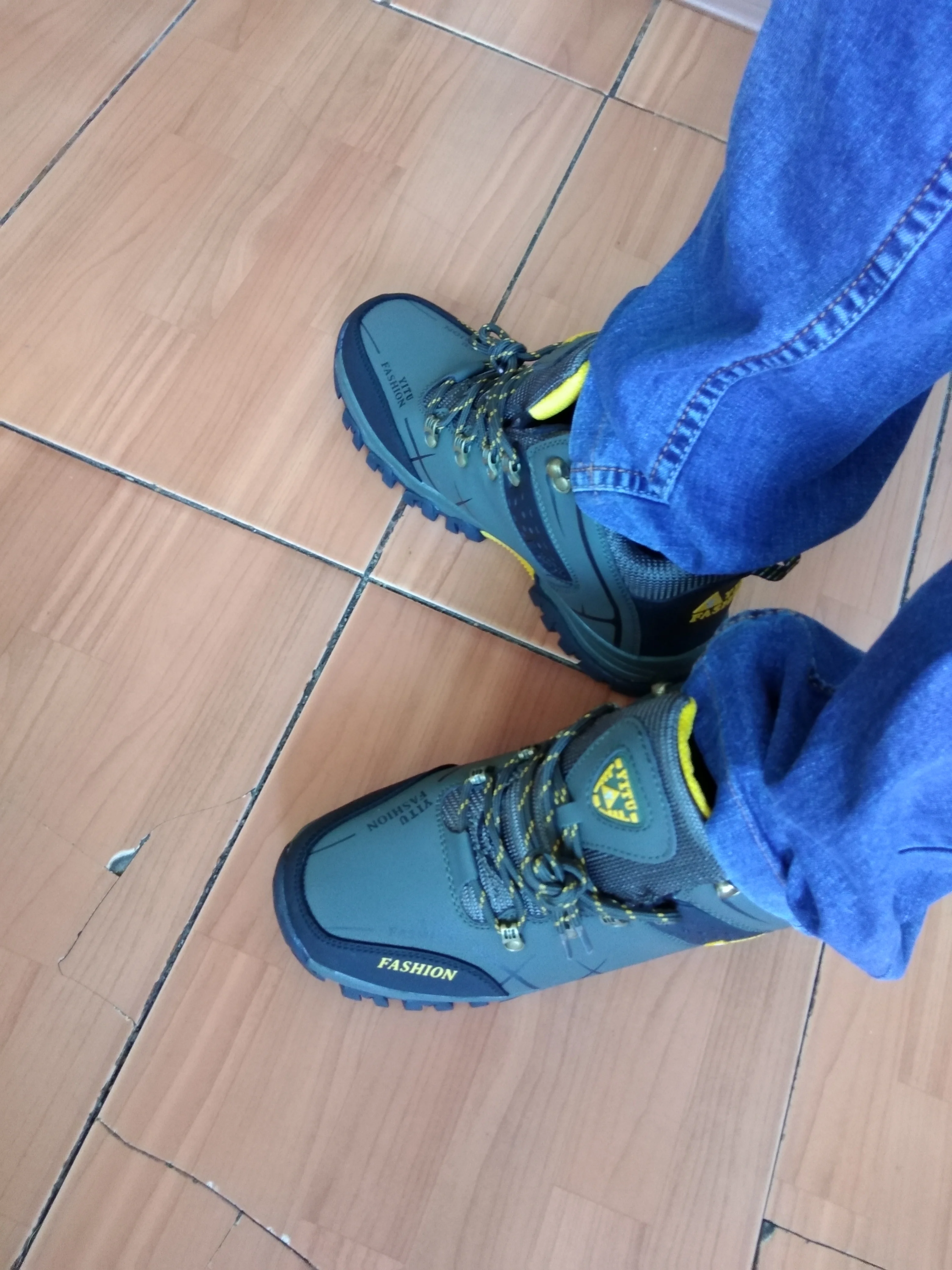 YITU K2 HikingBoots Mount Vedrian