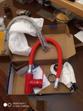 FRAP-grifo flexible de estilo moderno para cocina, mezclador de fregadero, grifos de un solo Mango, color rojo, blanco, negro, agua fría y caliente