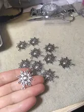 10 Uds. De dijes de Sol de 28x25mm, colgantes de Color plateado bronce dorado tibetano, fabricación de joyas antiguas DIY, artesanía hecha a mano