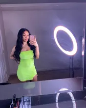 Barato 180 densidad de la Peluca de la onda del cuerpo transparente pelucas de encaje de la onda del cuerpo de la peluca con malla frontal 28 pulgadas T parte brasileño ondulado Peluca de cabello humano