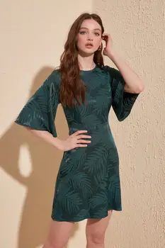 

Trendyol Leaf Print Dress TWOSS20EL1517