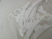 Muñeca de 10 unids/lote muñecas percha blanco rosa perchas de plástico americano recién nacido bebé accesorios 18 pulgadas muñeca