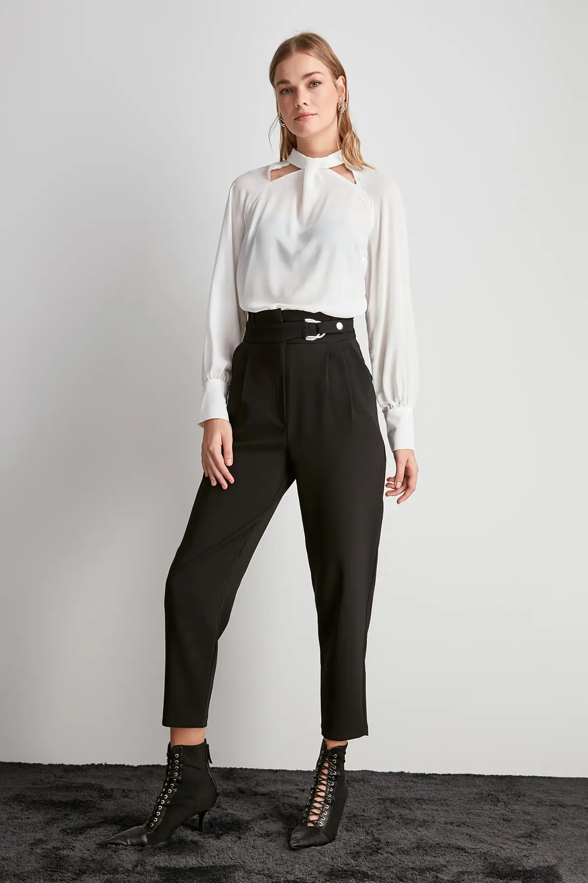 Trendyol брюки с пряжкой TWOAW20PL0466
