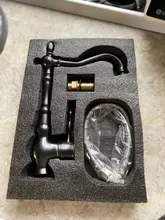Grifo de agua para cocina, espita de bronce negro de una sola manija con mezclador para liquido caliente y frio y rotación 360,