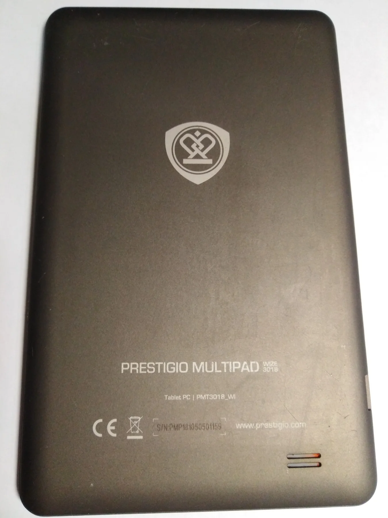 Задняя крышка для планшета Prestigio MultiPad Wize 3018 (PMT3018_WI) золотая с разбора | Компьютеры