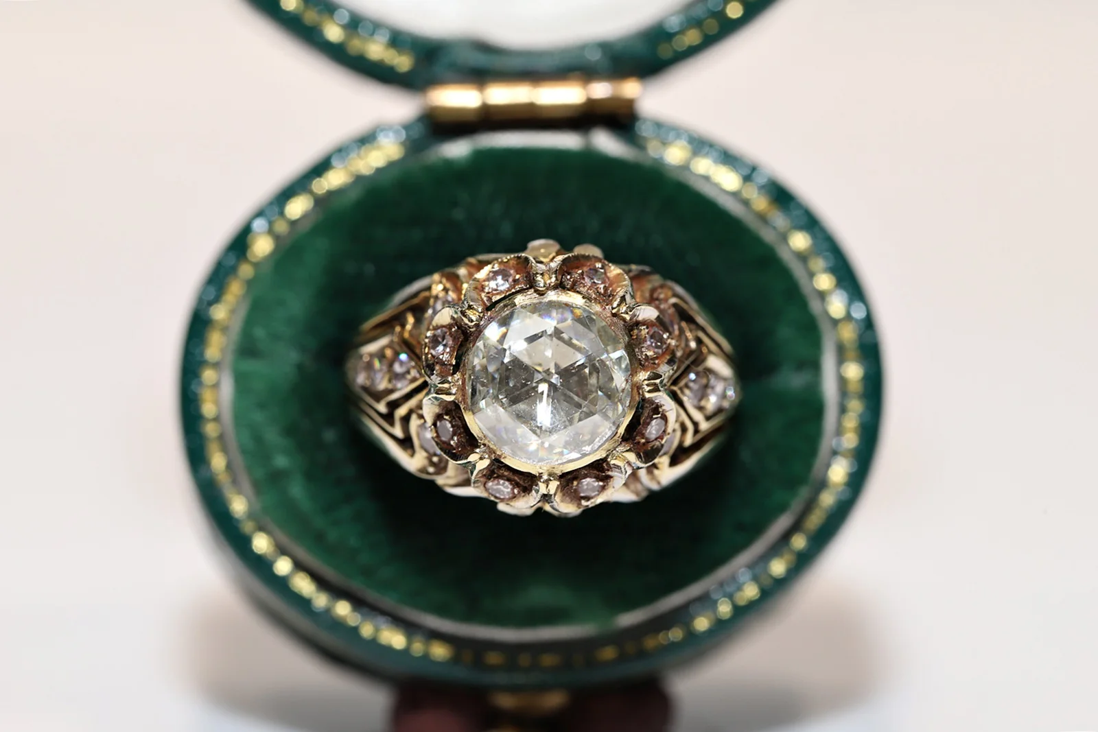 

Vintage Original 14k Gold Natural Rose Cut Diamond And Diamond Decorated Solitaire Amazing Ring