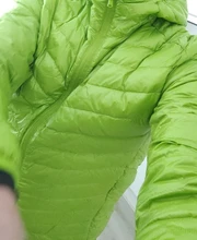 Chaqueta de plumón de pato para hombre, abrigo de invierno ultraligero y portátil con capucha, Parkas de baja térmica cálida, color blanco, novedad de 2020