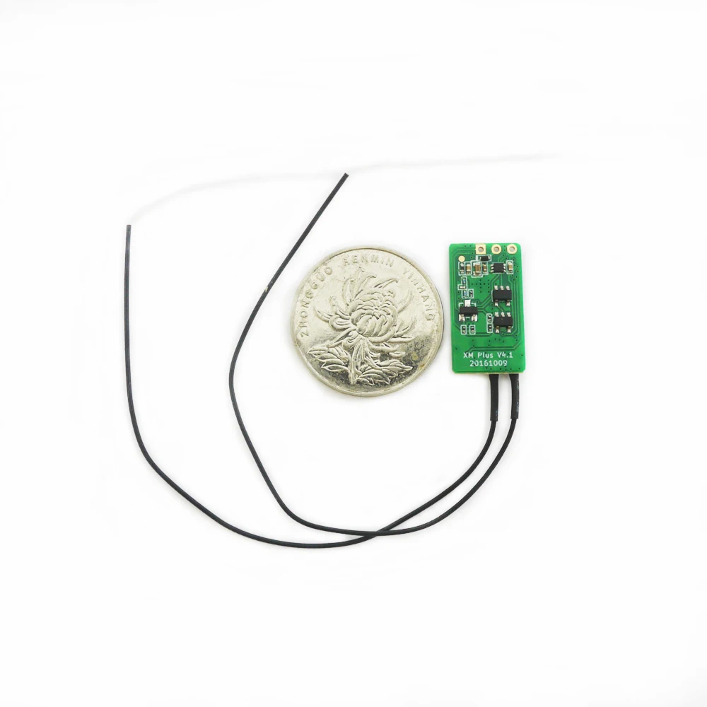 Récepteur FrSky XM Plus 16CH 1.6g pour Micro Drone FPV