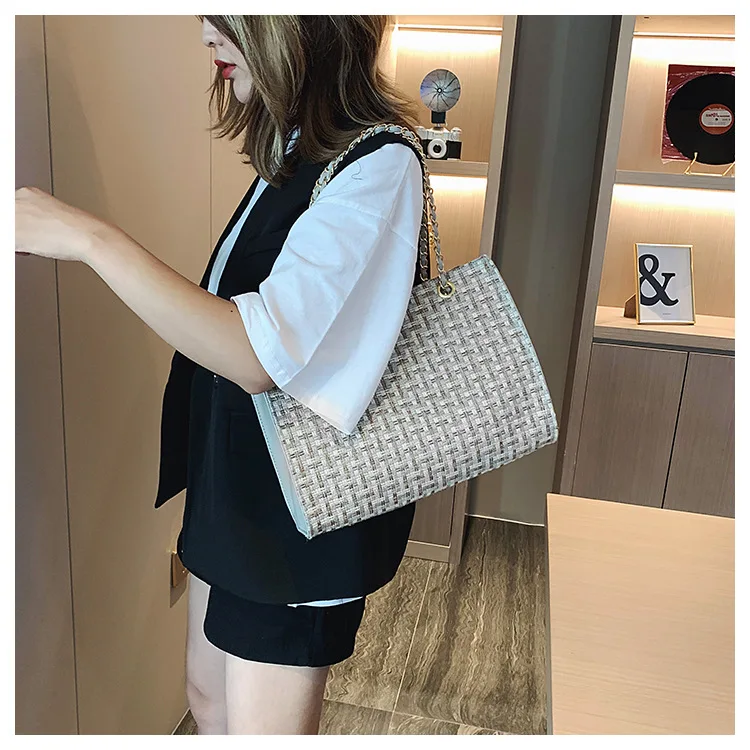 11462826666_1779584881