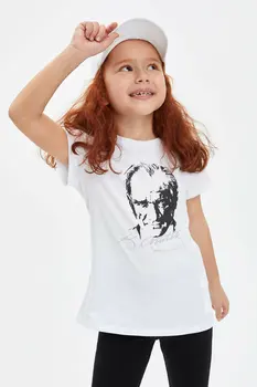 

DeFacto 23 Nisan Atatürk Baskılı Kısa Kollu T-shirt-M8148A620SP
