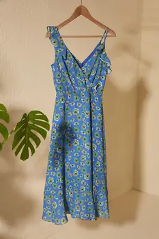 

Trendyol Flower Decorated Dress TWOSS20EL1892
