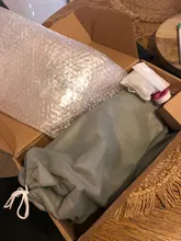 Grifo de cocina negro montado en la pared, un solo Mango, doble orificio, agua caliente y fría