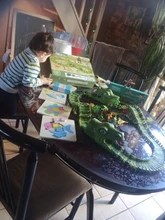 dinosaurio coches de juguete,coche electrico niño,dinosaurios de juguete,Pista de coches juguetes para niños,montessori,scalextric,juegos niños,juguetes para niño,regalos niños,coches cars,toys for boys