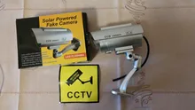 Cámara simulada de energía Solar para seguridad, videocámara falsa impermeable para interior y exterior, luz LED tipo bala, Monitor cámara de vigilancia CCTV