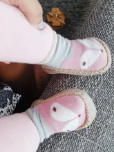 Calcetines de dibujos animados para niñas y niños, calcetín de suela de piel para bebés, zapatos para niños pequeños, antideslizantes, calcetines de fondo suave para suelo, zapatos de cuna Unisex