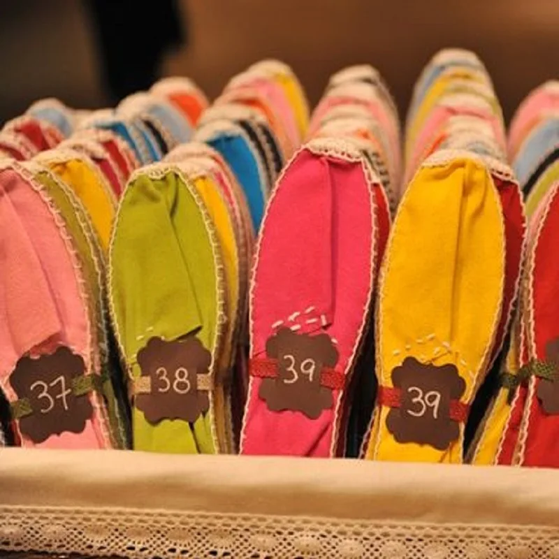 Alpargatas de boda mujer, de tallas y colores, Regalos invitados Porcentajes del pack de 35 : 10 pares de la 20 pares de la M, 5 pares de la