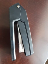 DELI-grapadora giratoria E0434, para uso doméstico y oficina, Media tira, 25 hojas, grapadora lisa, giratoria, material de papelería