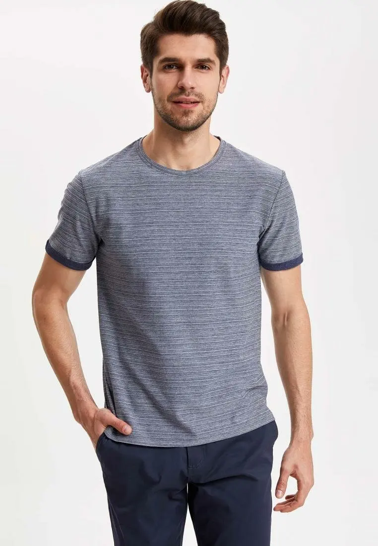 

DeFacto New Summer Man Fashion O-neck T-shirt Men's Casual Solid Color Tops Male Cotton Comfort Short Sleeves - L1407AZ19SM