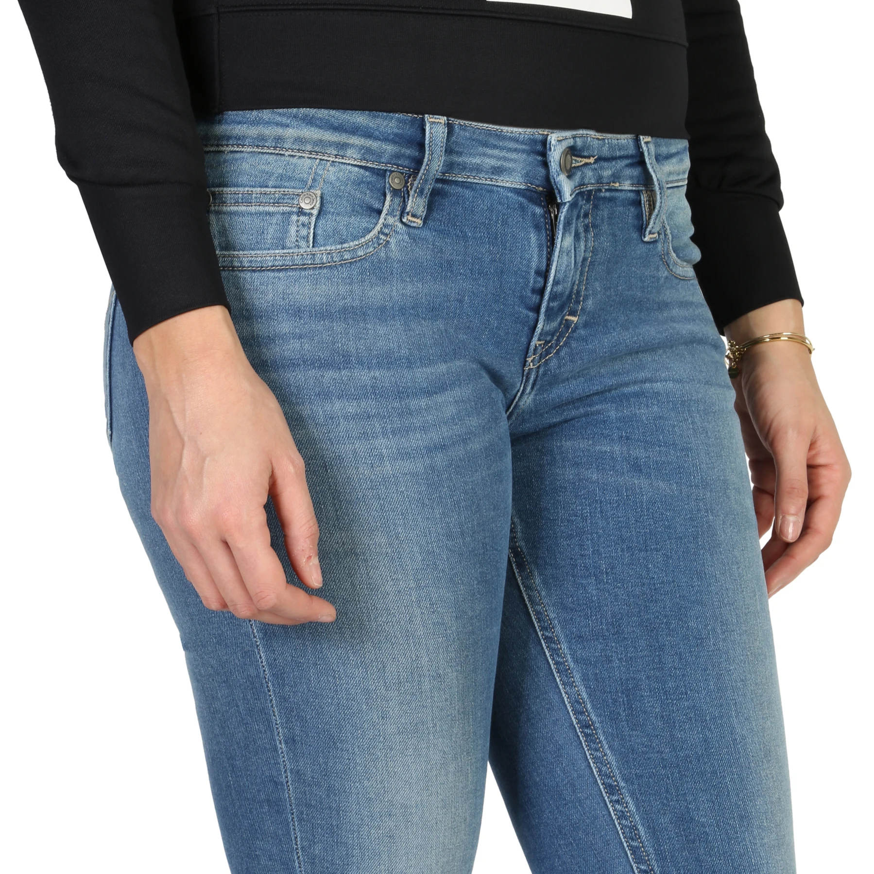 Женские синие 104136 от Calvin Klein J2IJ204030. Цвет: синий, Размер: 26Calvin Klein8718933166596