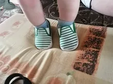 Zapatos de rayas para bebés recién nacidos, calzado antideslizante de suela blanda para primeros pasos, 2020