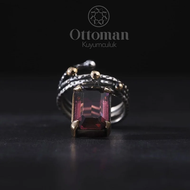Anello Da Donna Con Pietra Di Zultanite La Struttura Della Pietra Di Zultanite Rossa Naturale Originale Accattivante, Che Cambia 7 Colori
