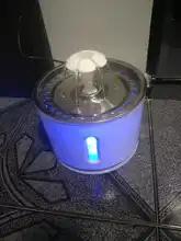 Dispensador de agua automático para gatos y perros, bebedero ultra silencioso, estilo fuente, con luz LED, USB, tazón ideal para mascotas pequeñas, capacidad de 2,4 L