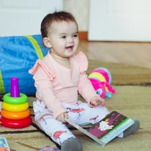 Conjunto de ropa para niñas pequeñas, Tops de manga larga con letras para recién nacidos, pantalones informales con estampado, diadema, trajes para niños pequeños