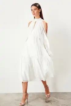 

Trendyol Shoulder Low-Cut Dress TPRAW19FZ0455