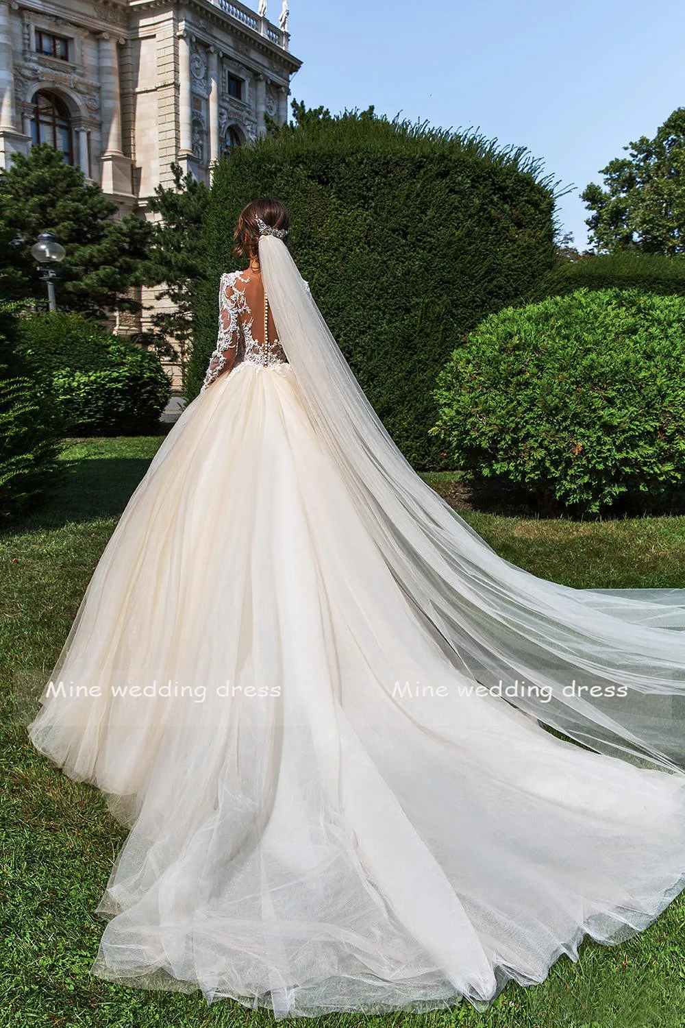 crystal-design-sheer-jewel-neck-lace-ball (2)_副本