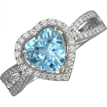 

Esthete heart ring with Topaz and white gold diamonds