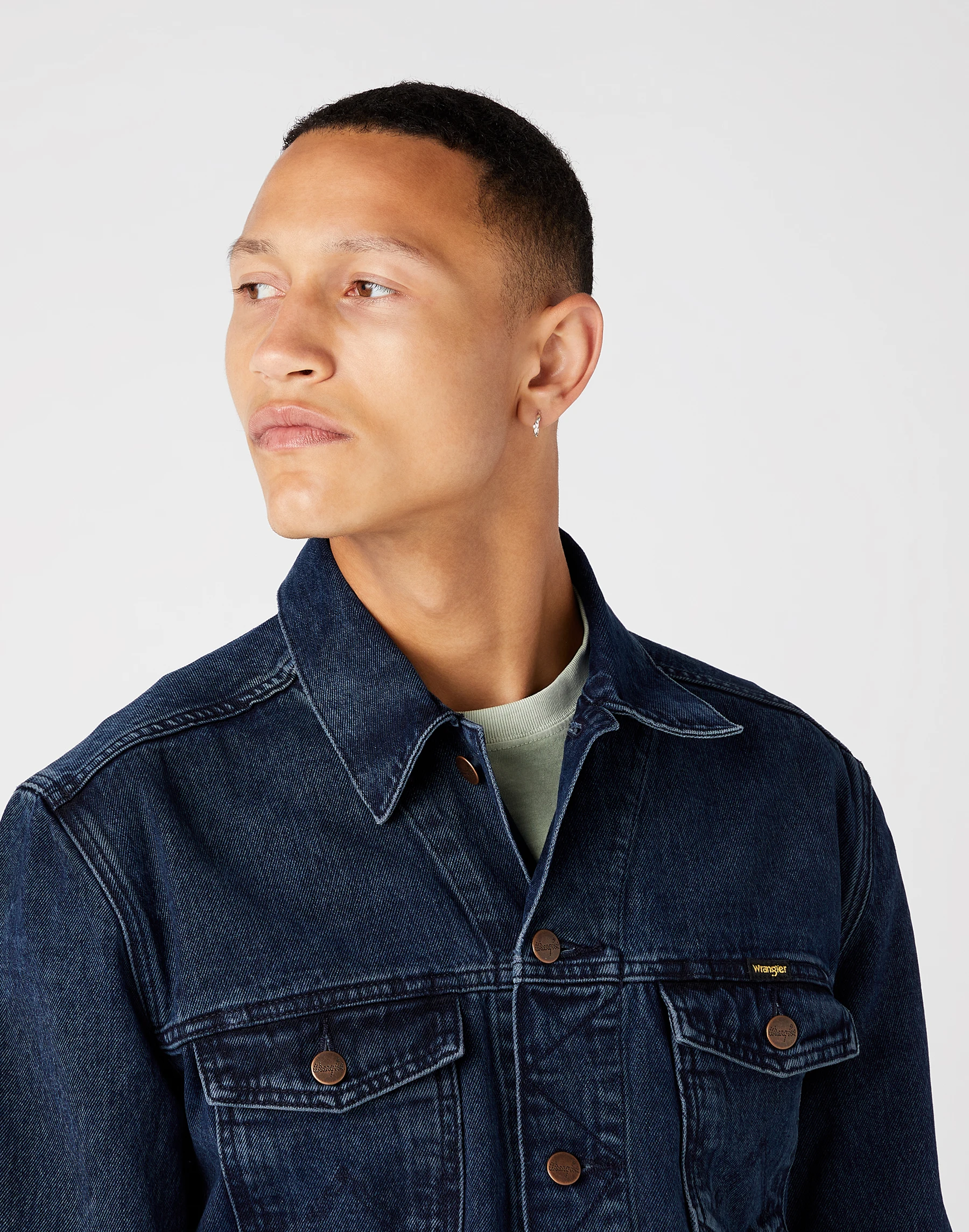 Куртки атлас. Куртка authentic женская. Аутентичная одежда мужская. Аутентичная одежда мужская. Куртка authentic.