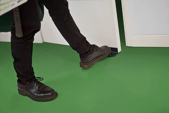 

Arregui Spipo raised floor SEG030-04 solution for open door untouched, aperture with the foot, color black