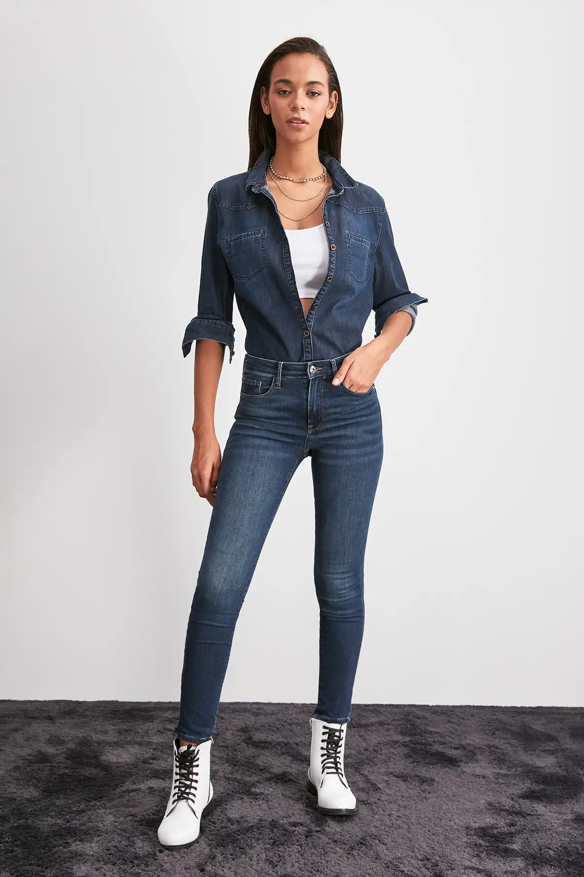 Trendyol узкие джинсы с высокой талией TWOAW20JE0439