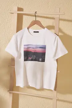 

Trendyol Printed Semifitted Knitted T-Shirt TWOSS20TS1525