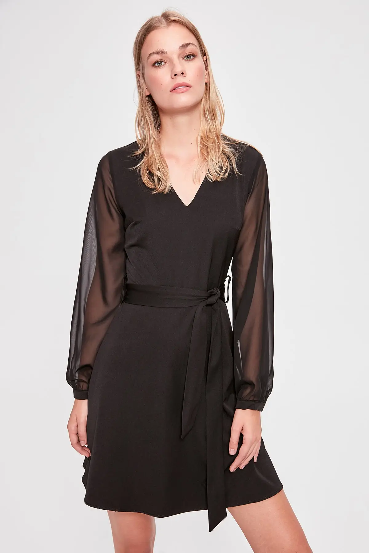 

Trendyol Black Sheer Neckline Dress TWOAW20EL1283