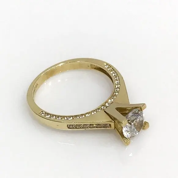 

Eiffel Diamond Model Engagement Gold Ring