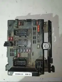 

9650664180 BSMB2 Case Relays/Fuses Peugeot 307 (s1) *