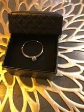 Anillo de compromiso de piedras redondas y pequeñas para mujer, sortija de boda de cristal Plata de Ley 925 auténtica