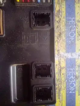 

6C1T14A073BK 5WK48947K Case Relays/Fuses Ford Transit Combi '06 *