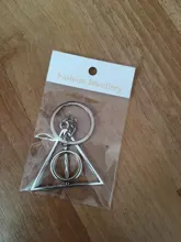 LLavero de moda de 45x48mm, colgante de reliquias de la muerte, joyería DIY para hombre, llavero con anilla para coche, soporte de recuerdo para regalo