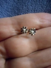 La Monada-pendientes pequeños de tuerca para mujer, de Plata de Ley 925, flor negra, pendiente para mujer, tuerca coreana, plata 925, joyería para mujer