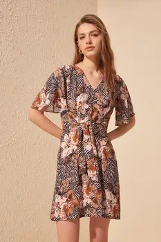 

Trendyol Belted Dress TWOSS20EL0423